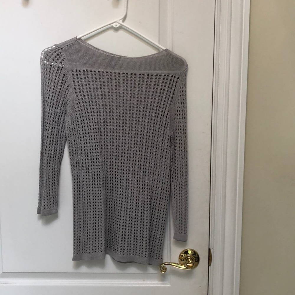 Silver grey, woven type-fish net sweater.